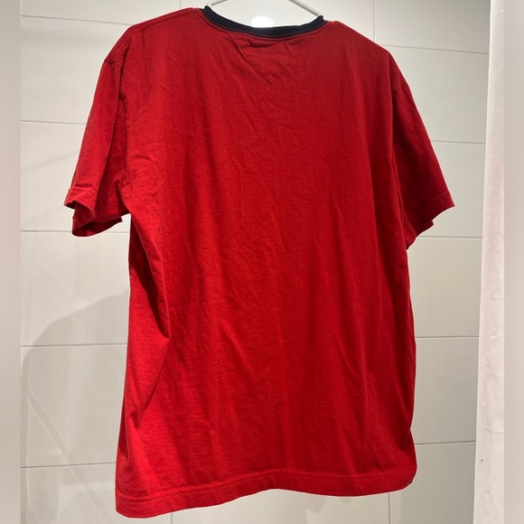 Vintage Tommy Hilfiger T-Shirt - Picture 2 of 3